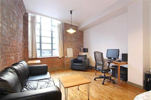 Studio to rent, Boss Street, Shad Thames, London, SE1