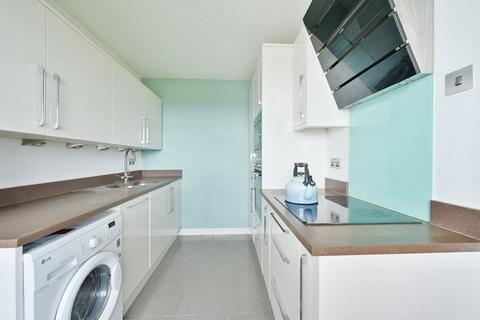 2 bedroom flat to rent, Tunworth Crescent, Roehampton, London, SW15
