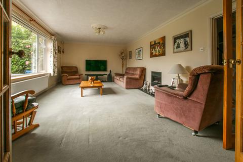 4 bedroom chalet for sale, West Runton