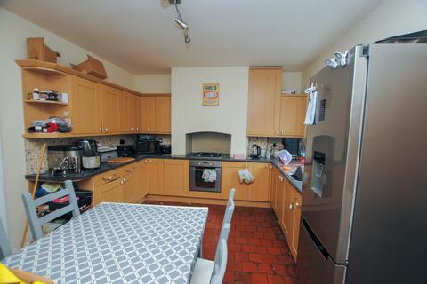 2 bedroom end of terrace house for sale, Holyhead Road, Oakengates, Telford, TF2 6BN