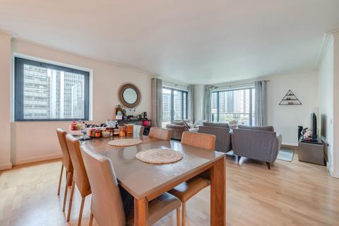 3 bedroom flat for sale, Discovery Dock Apartments East, 3 South Quay Square, London