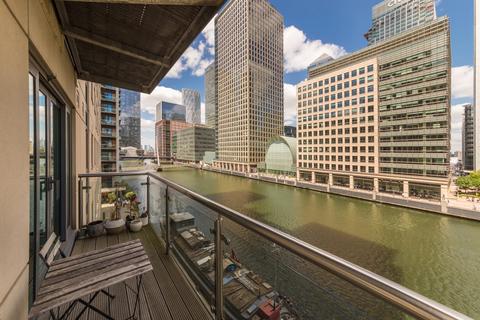 3 bedroom flat for sale, Discovery Dock Apartments East, 3 South Quay Square, London