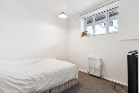 4 bedroom flat to rent, Wellesley Court, Maida Vale, London