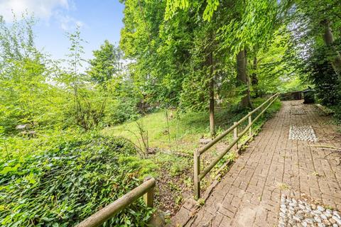43 Abbots Lane, Kenley, CR8 5JB