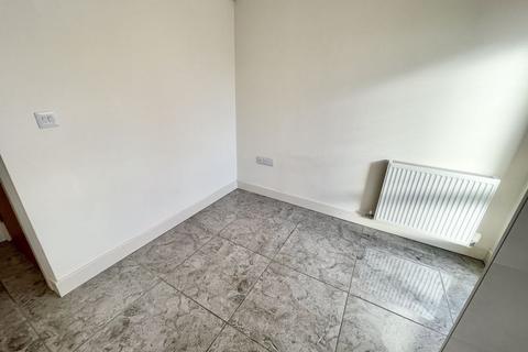 2 bedroom end of terrace house to rent, Trefoil Close, Grimsby DN33