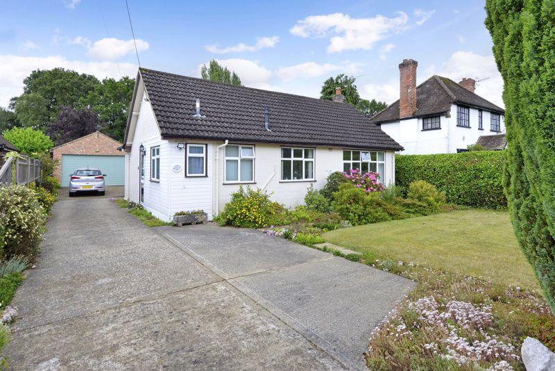 Rowly Drive, Cranleigh 3 bed detached bungalow for sale £800,000