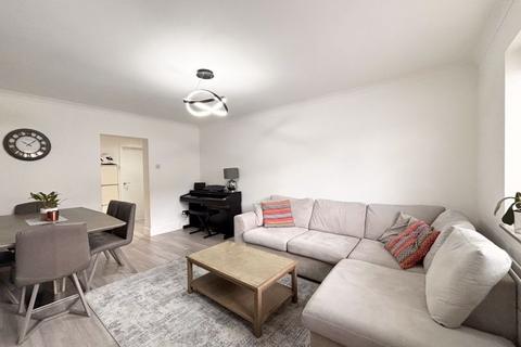 3 bedroom flat for sale, Northway Court, Green Avenue, London