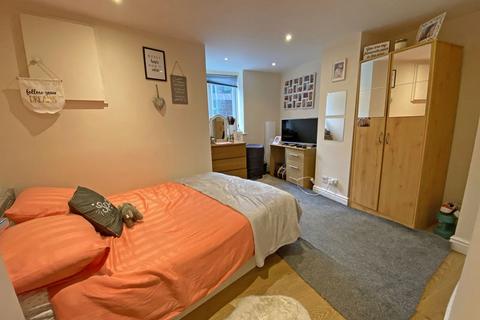 3 bedroom terraced house for sale, Beechwood View, Leeds
