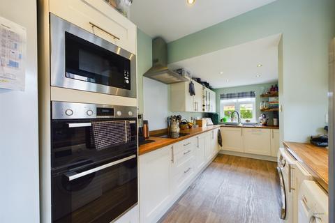 17 Stanley Crescent, Uttoxeter, ST14 7BB