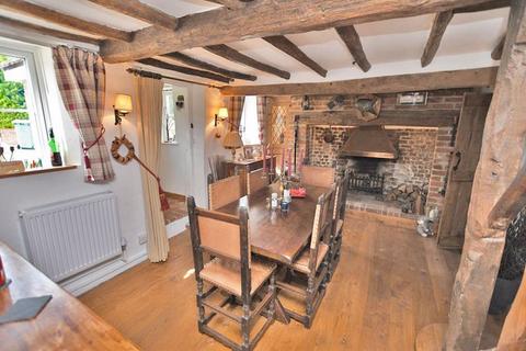 3 bedroom cottage for sale, 14 Lenham Road, Maidstone