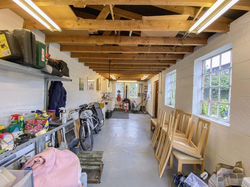 Detached garage