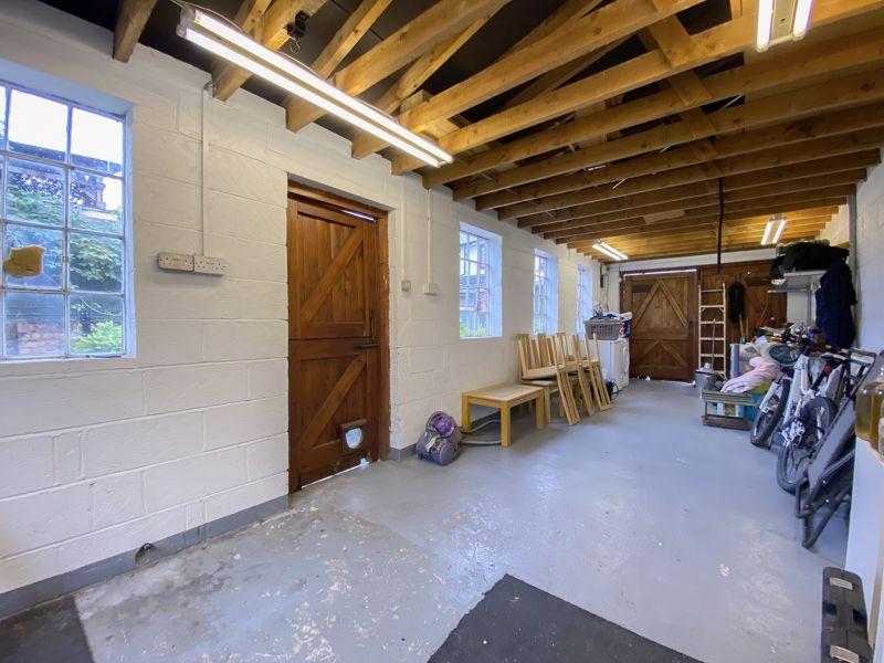 Detached garage