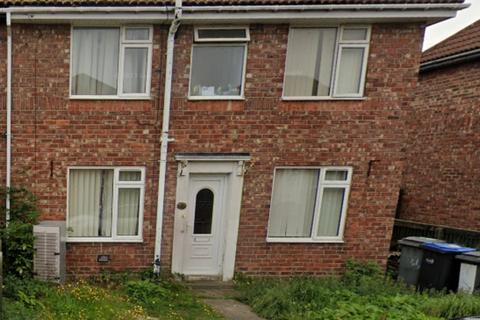 3 bedroom terraced house to rent, Ash Avenue, Gilesgate DH1