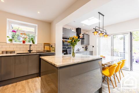 51 Brackleys Way, Solihull, B92 8QF