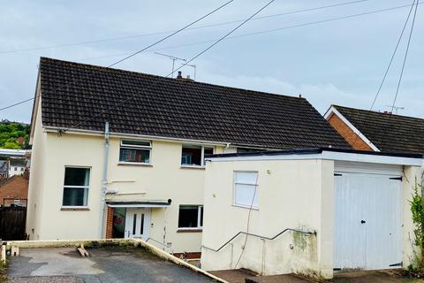 8 Hawthorn Road, Crediton, EX17 2DF