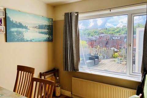 8 Hawthorn Road, Crediton, EX17 2DF