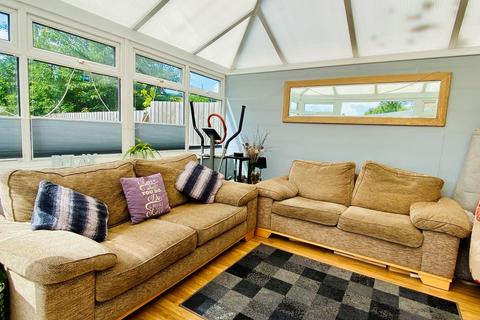 8 Hawthorn Road, Crediton, EX17 2DF