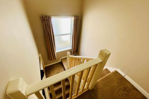 8 Hawthorn Road, Crediton, EX17 2DF