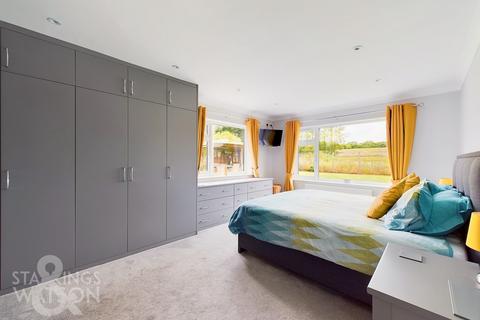 4 bedroom detached bungalow for sale, High Road, Needham, Harleston