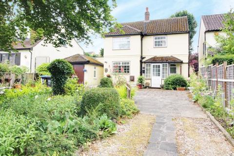 3 bedroom property for sale, Tolmers Road, Cuffley EN6