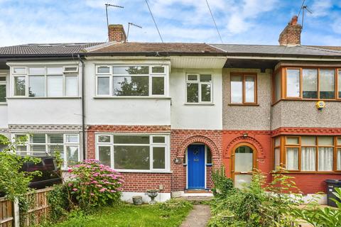 4 bedroom terraced house to rent, Chigwell Road, Woodford, IG8