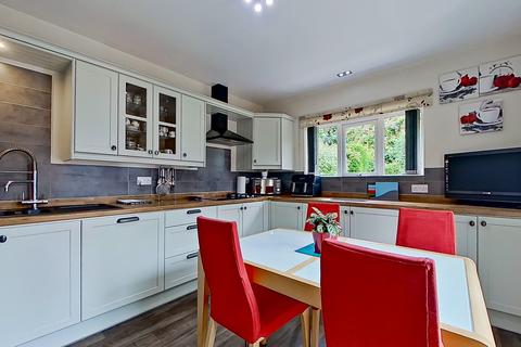 46 Bickley Avenue, Sutton Coldfield, B74 4DZ