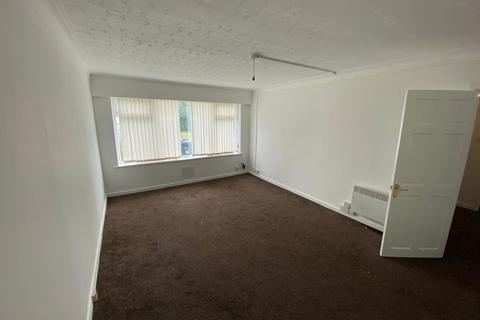 2 bedroom apartment to rent, Heywood Old Road, Middleton, M24 4QS