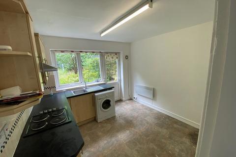 2 bedroom apartment to rent, Heywood Old Road, Middleton, M24 4QS