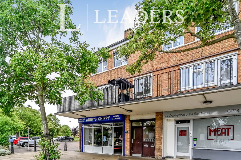 Queens Drive, Bedford, MK41 9BS 3 bed to rent £1,000 pcm