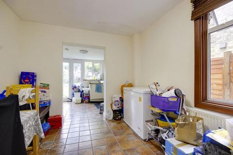 2 bedroom terraced house for sale, Lincoln Road, Enfield