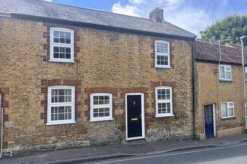 3 bedroom property to rent, Station Road, Castle Cary