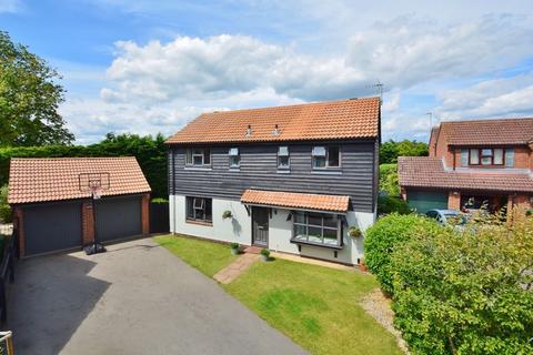 4 bedroom detached house for sale, Putman Close, Thame