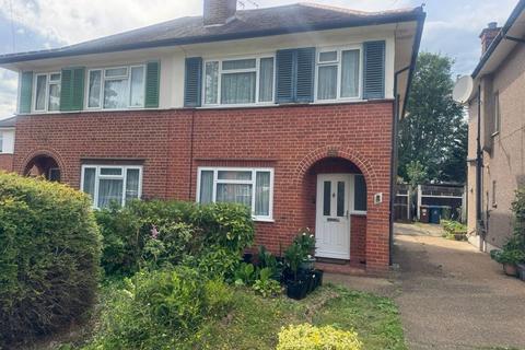 3 bedroom semi-detached house to rent, 3 Bedroom house to let in Rayners Lane