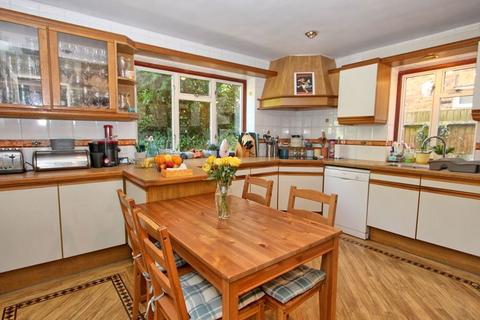 4 bedroom detached house for sale, Amersham Road, Chalfont St Peter