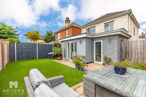 3 bedroom detached house for sale, Clarendon Road, Christchurch, BH23