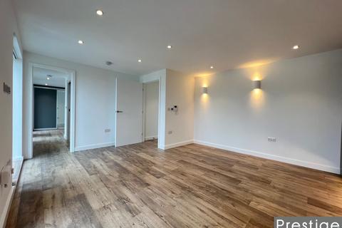 1 bedroom apartment to rent, Brent Street, London NW4