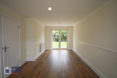 3 bedroom semi-detached house to rent, Kessingland Avenue, Stevenage