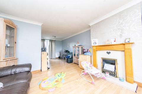 3 bedroom terraced house for sale, Meadow Lane, Wakefield