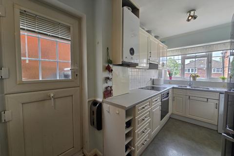 4 bedroom terraced house to rent, The Maltings, Hunton Bridge, Kings Langley, Hertfordshire, WD4