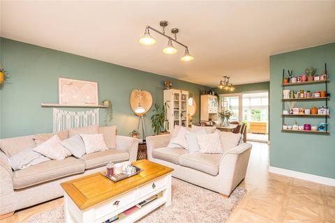 54 Seaview Drive, Great Wakering, Southend-on-sea, SS3 0BE