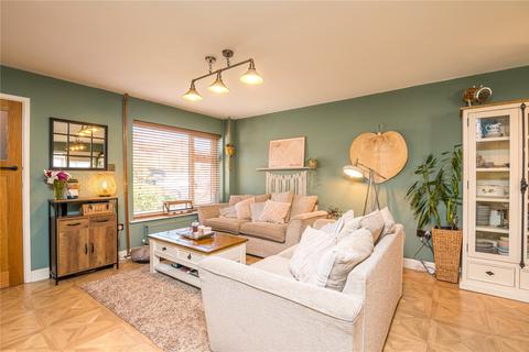 54 Seaview Drive, Great Wakering, Southend-on-sea, SS3 0BE