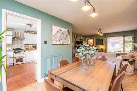 54 Seaview Drive, Great Wakering, Southend-on-sea, SS3 0BE