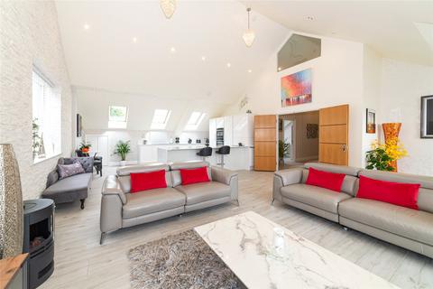 2 bedroom penthouse for sale, All Saints Avenue, Deganwy, Conwy, LL31
