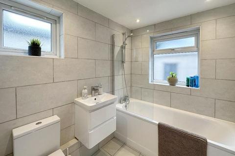 10 Sanderstead Road, South Croydon, CR2 0PA