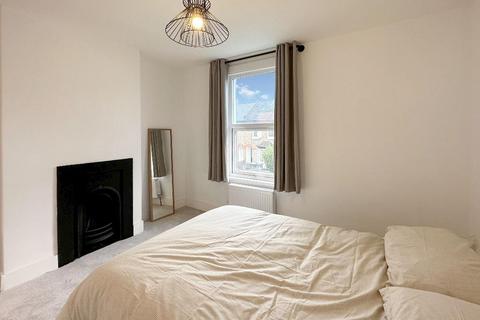10 Sanderstead Road, South Croydon, CR2 0PA