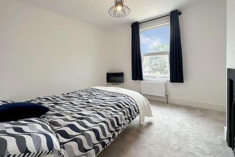10 Sanderstead Road, South Croydon, CR2 0PA