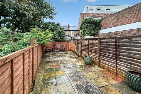 10 Sanderstead Road, South Croydon, CR2 0PA