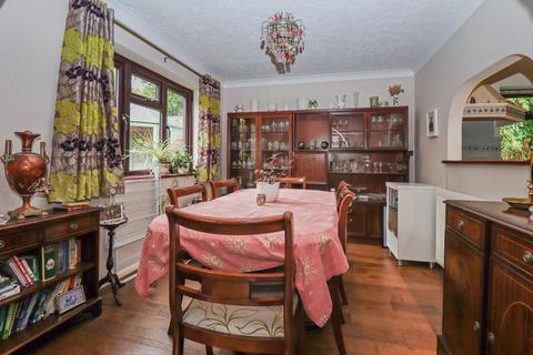 5 Manor Close, Deal, CT14 9XA