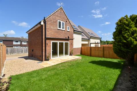 3 bedroom link detached house for sale, Knebworth SG3