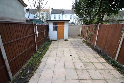 3 bedroom terraced house to rent, Cecil Road, Croydon, CR0